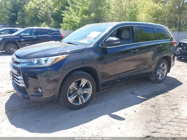 5TDDZRFH0HS464102 2017 TOYOTA HIGHLANDER - Image 2