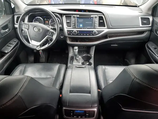 5TDDZRFH0JS486879 2018 TOYOTA HIGHLANDER - Image 8