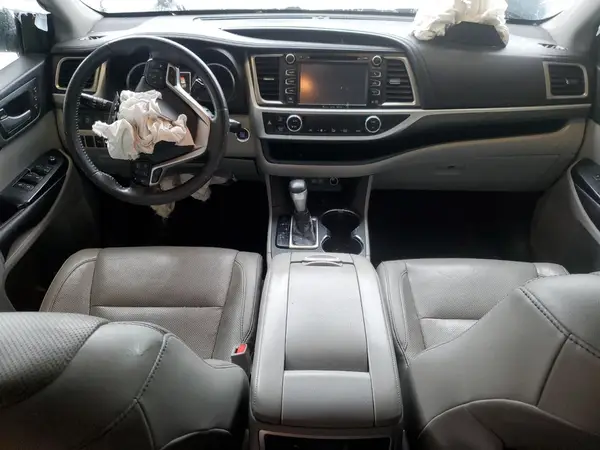 5TDDZRFH0JS491953 2018 TOYOTA HIGHLANDER - Image 8