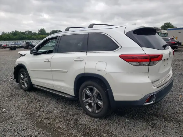 5TDDZRFH0JS808940 2018 TOYOTA HIGHLANDER - Image 2