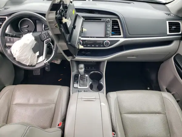 5TDDZRFH0JS808940 2018 TOYOTA HIGHLANDER - Image 8
