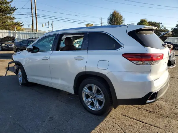 5TDDZRFH0JS809862 2018 TOYOTA HIGHLANDER - Image 2