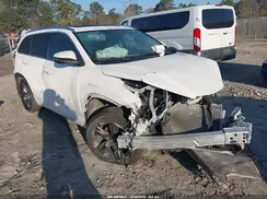 5TDDZRFH0JS814009 2018 TOYOTA HIGHLANDER