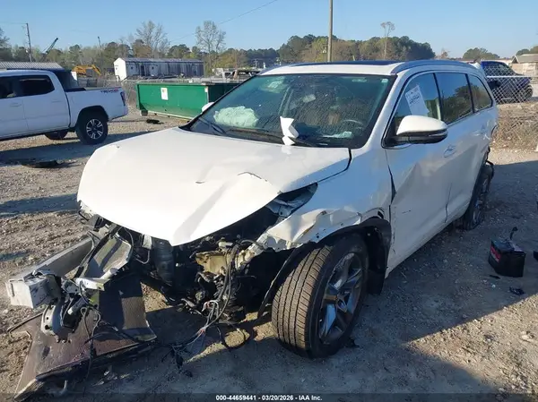 5TDDZRFH0JS814009 2018 TOYOTA HIGHLANDER - Image 2