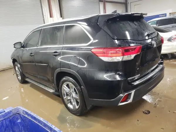 5TDDZRFH0JS815662 2018 TOYOTA HIGHLANDER - Image 2