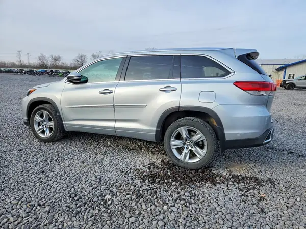 5TDDZRFH0JS829352 2018 TOYOTA HIGHLANDER - Image 2