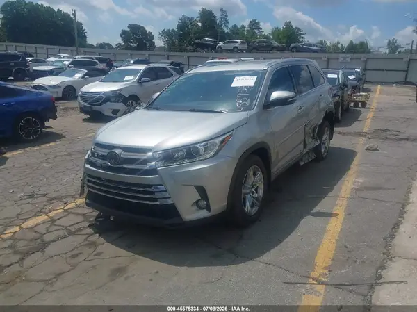 5TDDZRFH0JS847608 2018 TOYOTA HIGHLANDER - Image 2