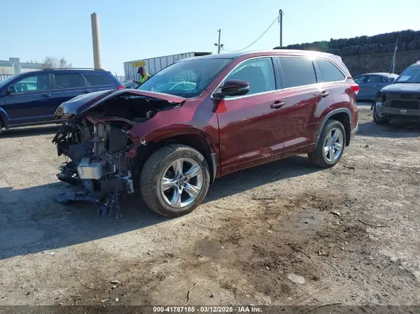 5TDDZRFH0JS848810 2018 TOYOTA HIGHLANDER - Image 2