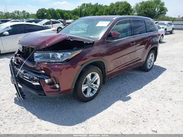 5TDDZRFH0JS850136 2018 TOYOTA HIGHLANDER - Image 2