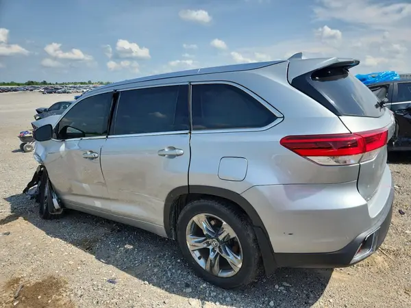 5TDDZRFH0JS858799 2018 TOYOTA HIGHLANDER - Image 2