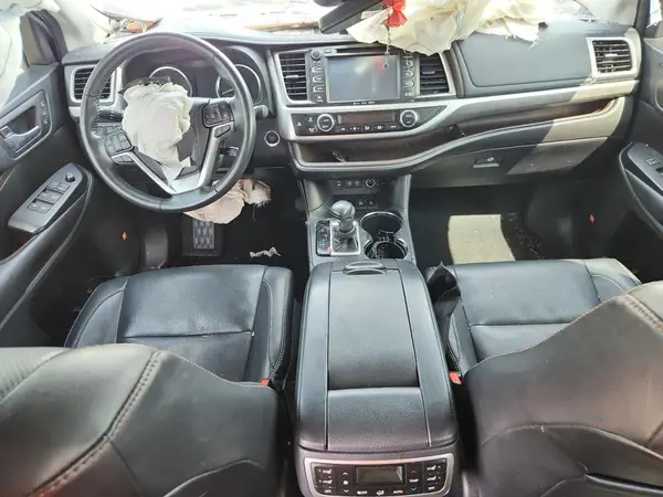 5TDDZRFH0JS858799 2018 TOYOTA HIGHLANDER - Image 8