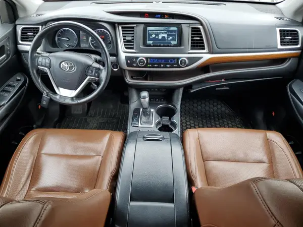 5TDDZRFH0JS859175 2018 TOYOTA HIGHLANDER - Image 8