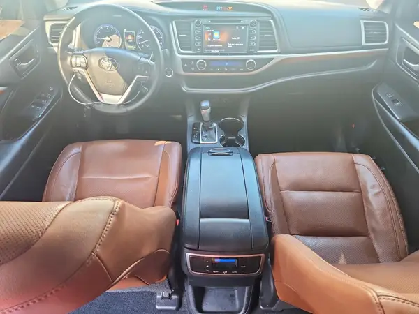 5TDDZRFH0JS860083 2018 TOYOTA HIGHLANDER - Image 8