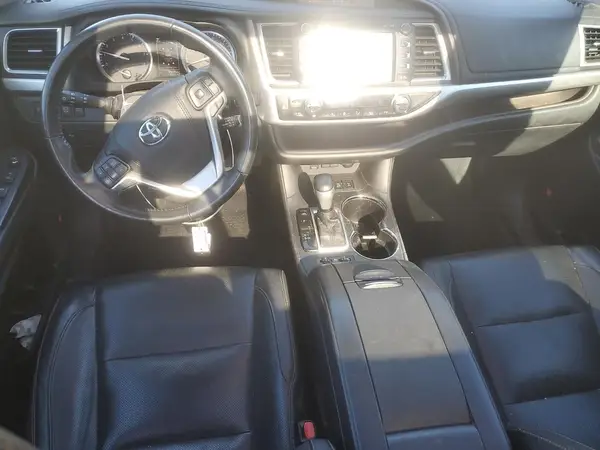 5TDDZRFH0JS867941 2018 TOYOTA HIGHLANDER - Image 8