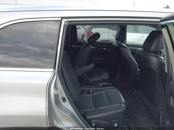 5TDDZRFH0JS876865 2018 TOYOTA HIGHLANDER - Image 8