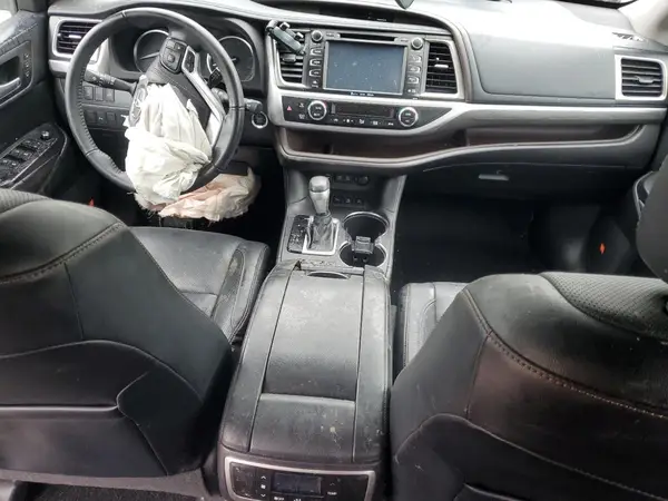 5TDDZRFH0JS895562 2018 TOYOTA HIGHLANDER - Image 8