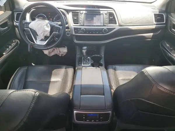 5TDDZRFH0JS900338 2018 TOYOTA HIGHLANDER - Image 8