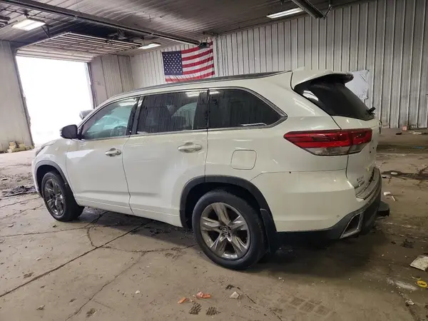5TDDZRFH0KS705356 2019 TOYOTA HIGHLANDER - Image 2