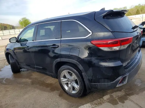 5TDDZRFH0KS715787 2019 TOYOTA HIGHLANDER - Image 2