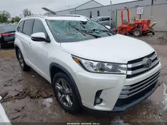 5TDDZRFH0KS742052 2019 TOYOTA HIGHLANDER