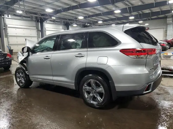 5TDDZRFH0KS928982 2019 TOYOTA HIGHLANDER - Image 2