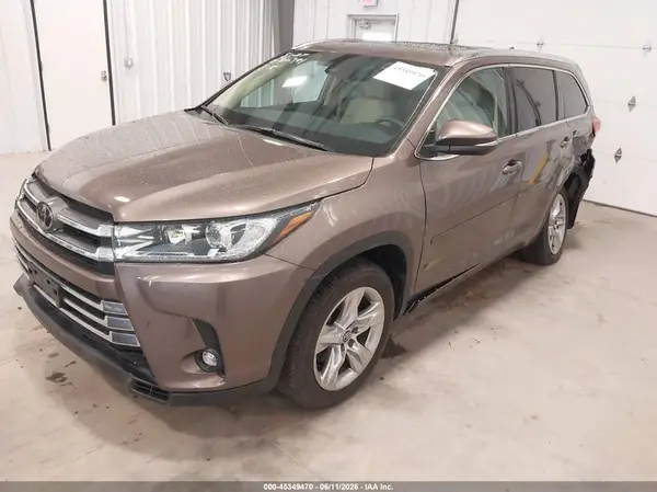 5TDDZRFH0KS933227 2019 TOYOTA HIGHLANDER - Image 2