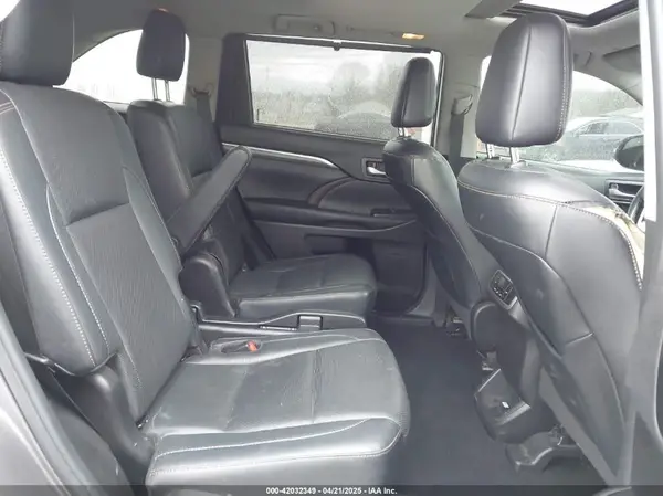 5TDDZRFH0KS964865 2019 TOYOTA HIGHLANDER - Image 8