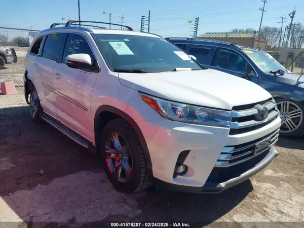 5TDDZRFH0KS969404 2019 TOYOTA HIGHLANDER - Image 1