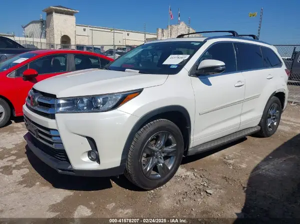5TDDZRFH0KS969404 2019 TOYOTA HIGHLANDER - Image 2