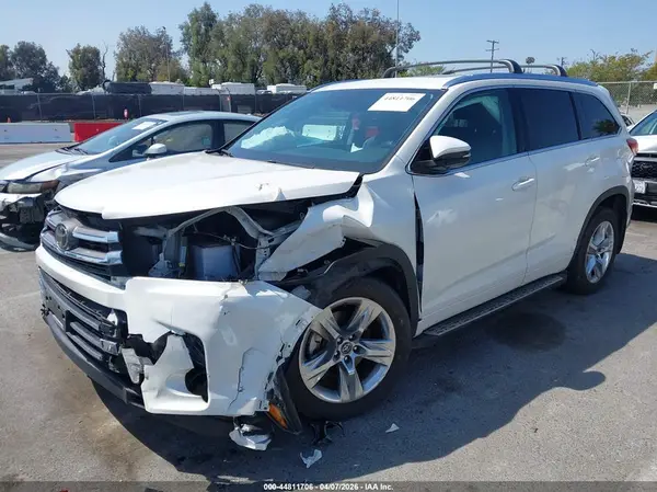 5TDDZRFH0KS983478 2019 TOYOTA HIGHLANDER - Image 2