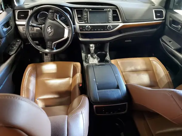 5TDDZRFH0KS988759 2019 TOYOTA HIGHLANDER - Image 8