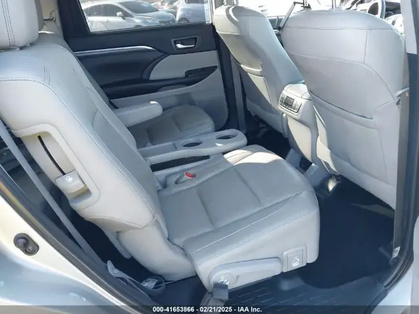 5TDDZRFH0KS991340 2019 TOYOTA HIGHLANDER - Image 8