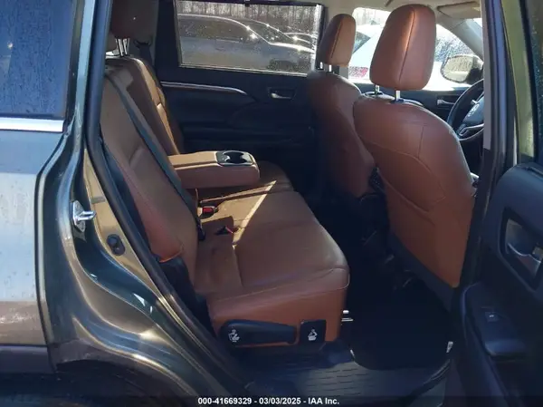 5TDDZRFH0KS999289 2019 TOYOTA HIGHLANDER - Image 8
