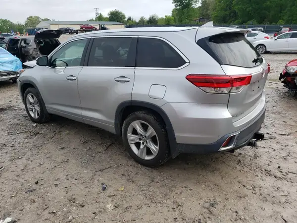 5TDDZRFH1HS357690 2017 TOYOTA HIGHLANDER - Image 2