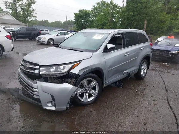 5TDDZRFH1HS361898 2017 TOYOTA HIGHLANDER - Image 2