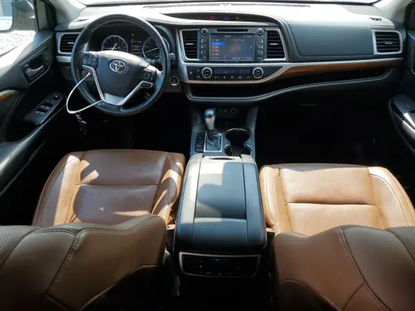 5TDDZRFH1HS365109 2017 TOYOTA HIGHLANDER - Image 8