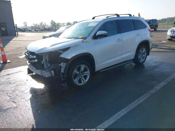 5TDDZRFH1HS375302 2017 TOYOTA HIGHLANDER - Image 2