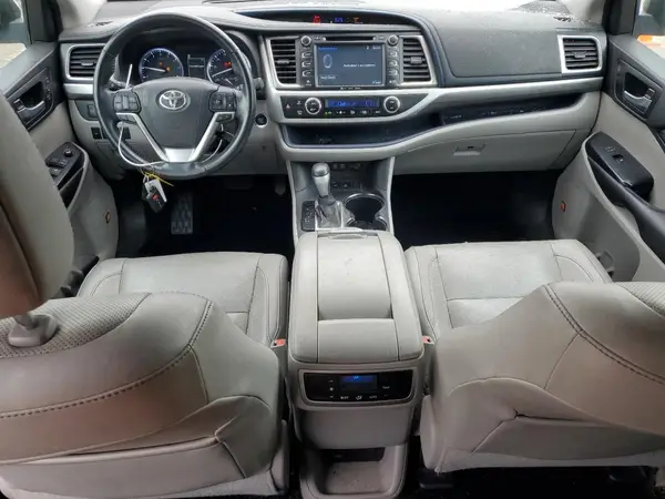 5TDDZRFH1HS381570 2017 TOYOTA HIGHLANDER - Image 8