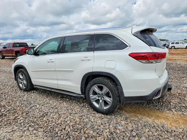 5TDDZRFH1HS392469 2017 TOYOTA HIGHLANDER - Image 2