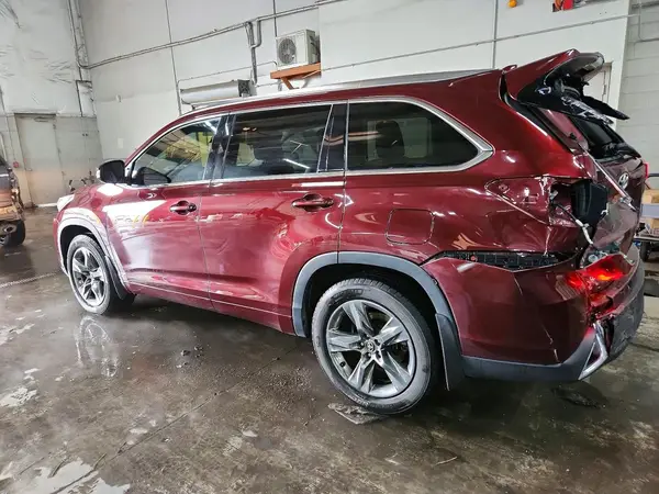 5TDDZRFH1HS394111 2017 TOYOTA HIGHLANDER - Image 2