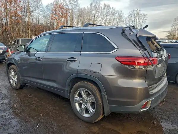 5TDDZRFH1HS415846 2017 TOYOTA HIGHLANDER - Image 2