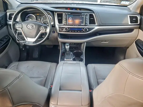 5TDDZRFH1HS415846 2017 TOYOTA HIGHLANDER - Image 8