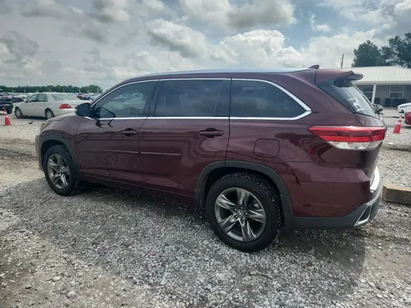 5TDDZRFH1HS417502 2017 TOYOTA HIGHLANDER - Image 2