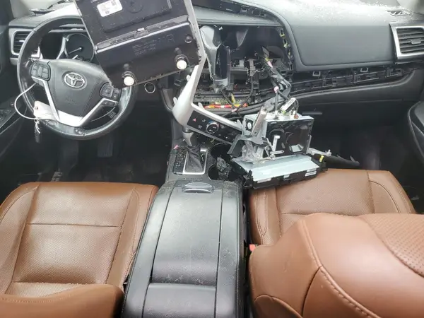 5TDDZRFH1HS417662 2017 TOYOTA HIGHLANDER - Image 8