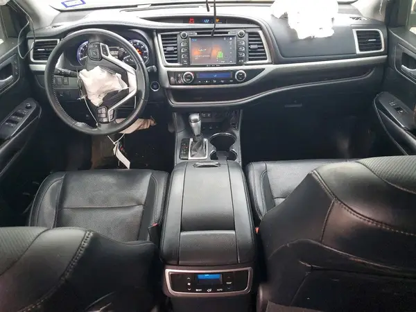 5TDDZRFH1HS417743 2017 TOYOTA HIGHLANDER - Image 8
