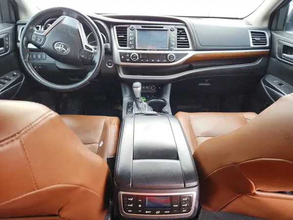 5TDDZRFH1HS420965 2017 TOYOTA HIGHLANDER - Image 8