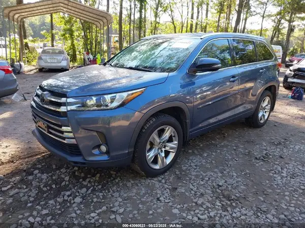 5TDDZRFH1HS428340 2017 TOYOTA HIGHLANDER - Image 2