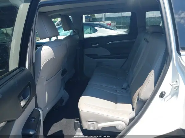 5TDDZRFH1HS441816 2017 TOYOTA HIGHLANDER - Image 8