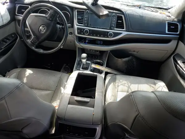 5TDDZRFH1HS448264 2017 TOYOTA HIGHLANDER - Image 8