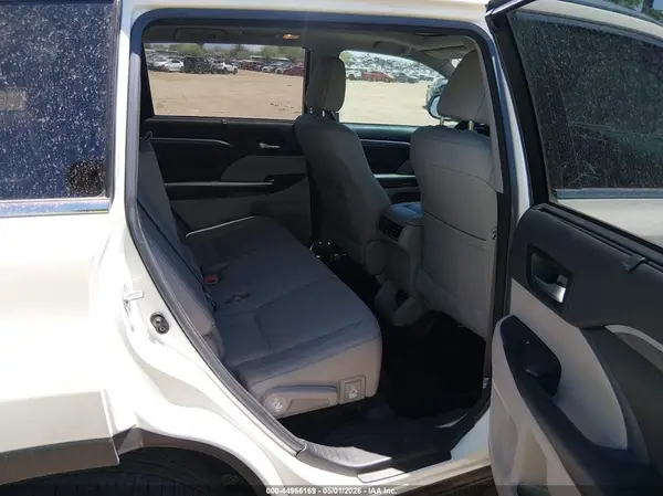 5TDDZRFH1HS454579 2017 TOYOTA HIGHLANDER - Image 8